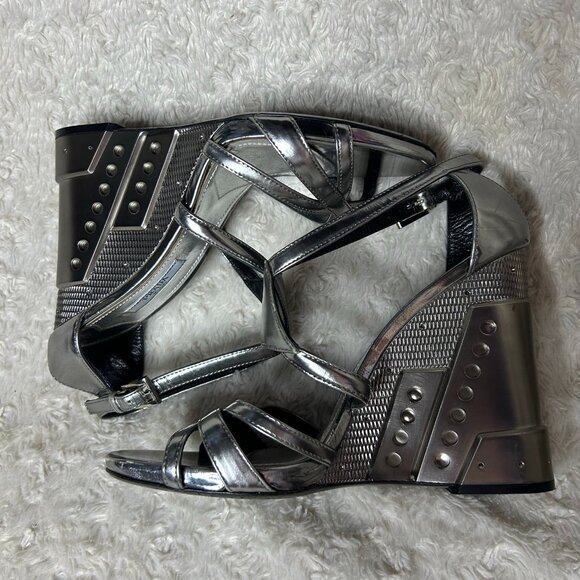 Prada Silver Patent Leather Criss Made in Italy UK Size 39 US Size 8 Women 4.5 I - Picture 4 of 10